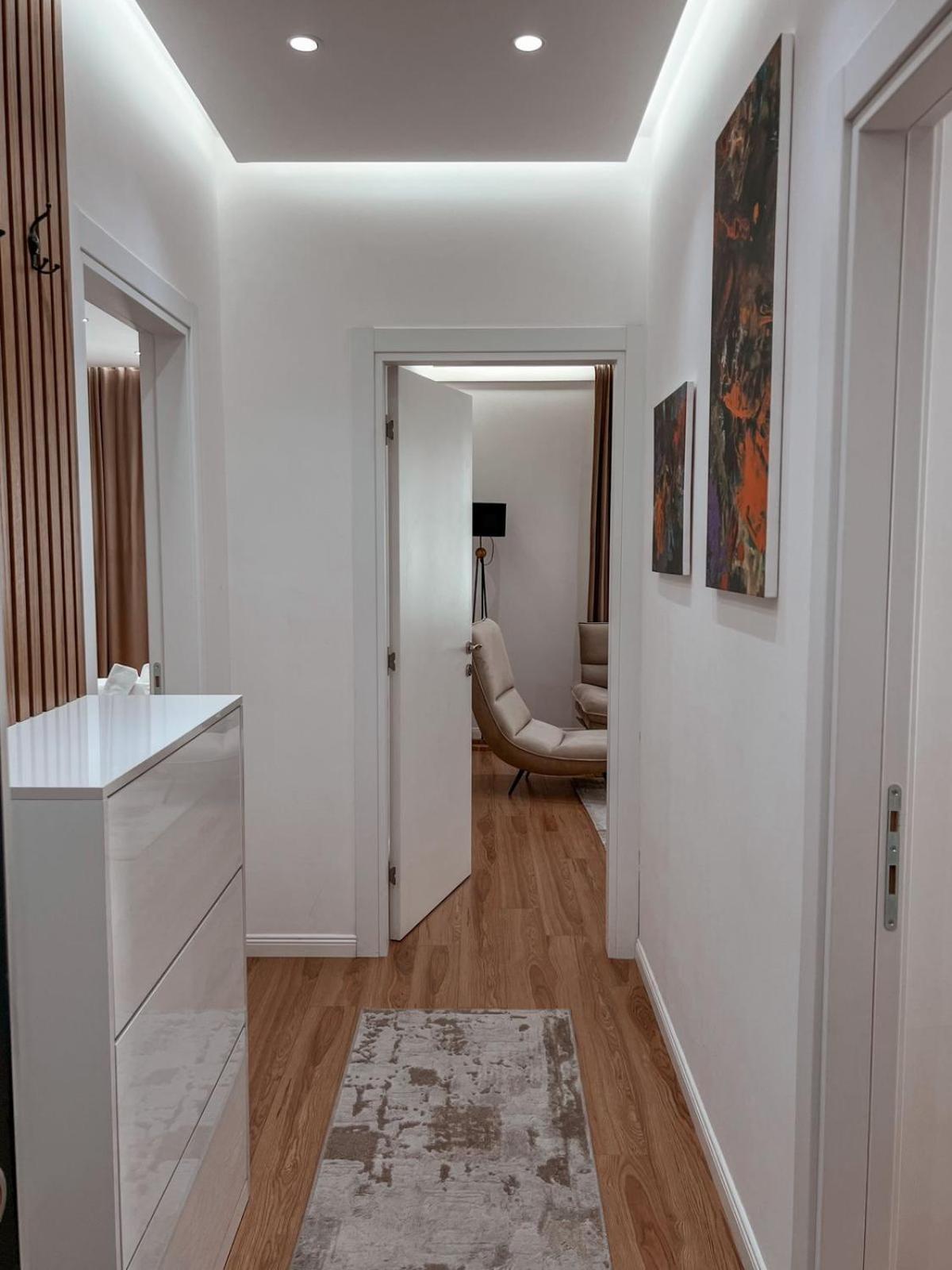 Lux Apartment At Arlis Tirana Exterior foto